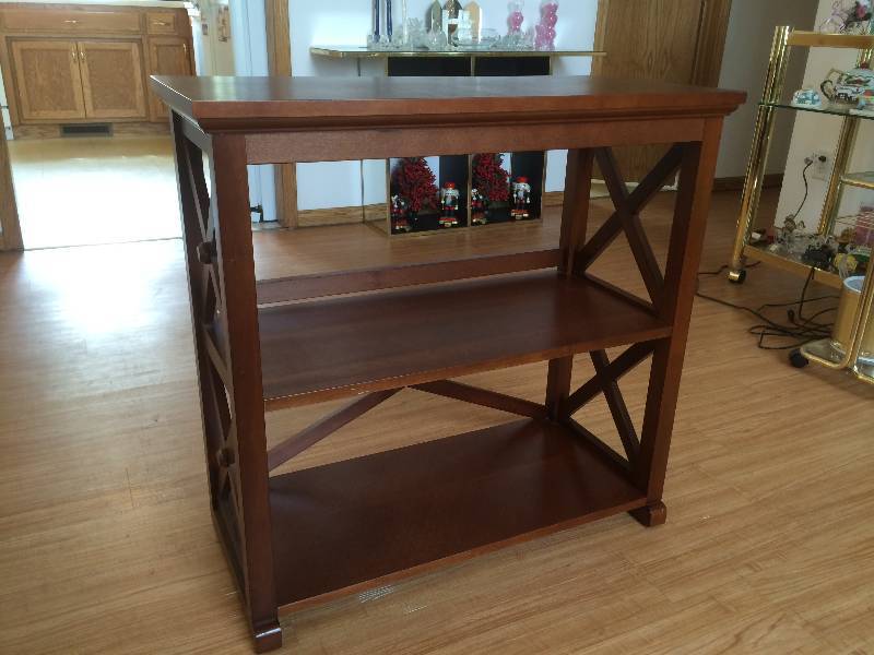lot 19 image: An Accent Shelving Piece
