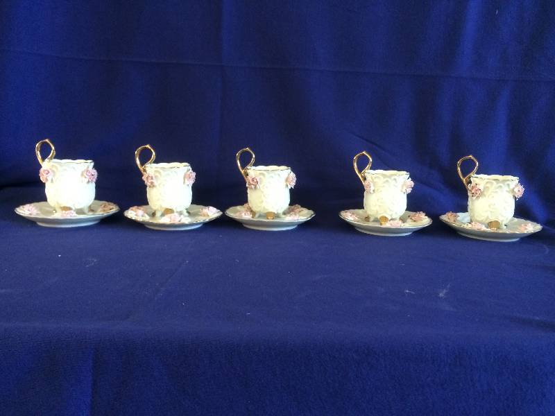 lot 43 image: Porcelain Rose Tea Cup Display Collection