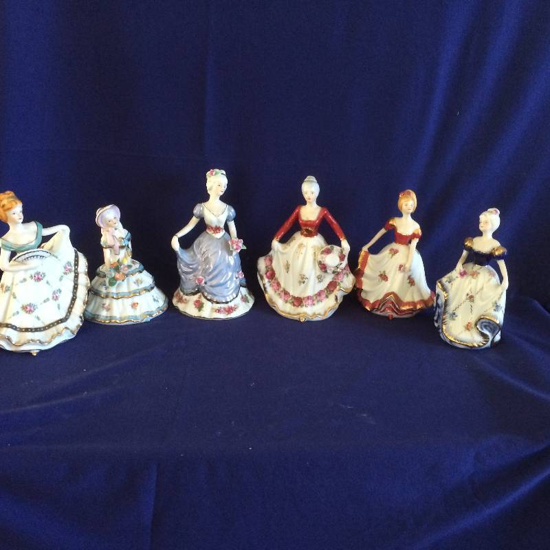lot 46 image: Royal Doulton Look A Likes