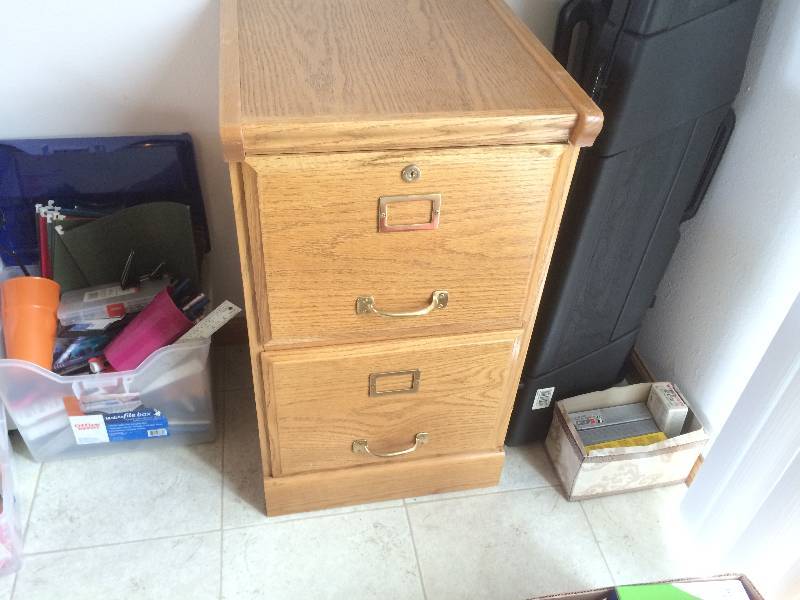 lot 63 image: Two Drawer Oak Filing Cabinet