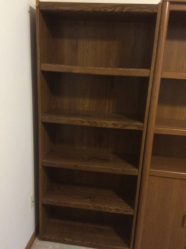 lot 65 image: Four Shelf Book Case