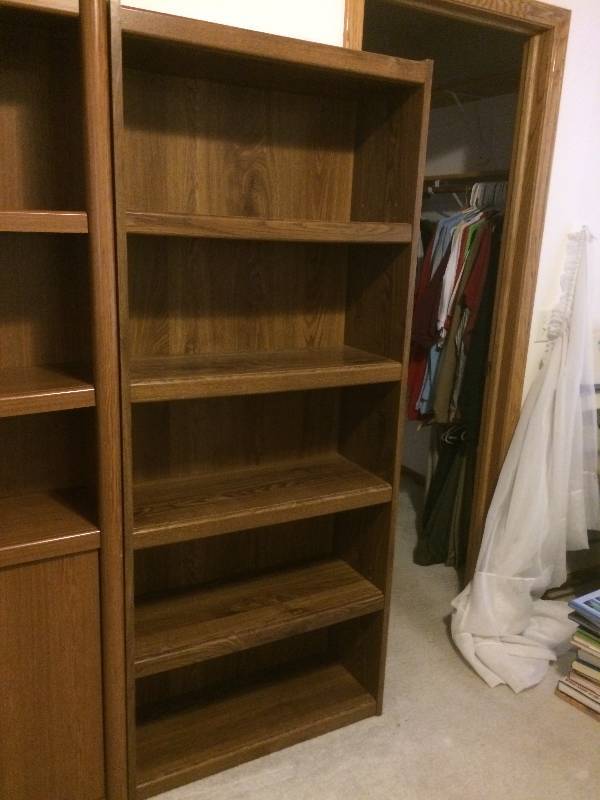 lot 66 image: Four Shelf Book Case