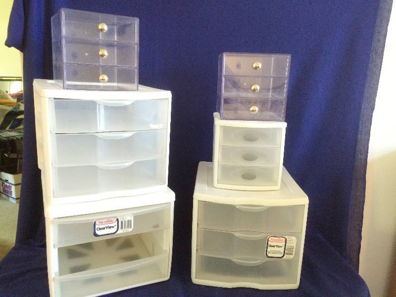 lot 78 image: Six Small Storage Bins