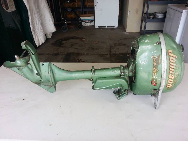 lot 98 image: 1950s Johnson Sea-Horse 3 HP Outboard Motor