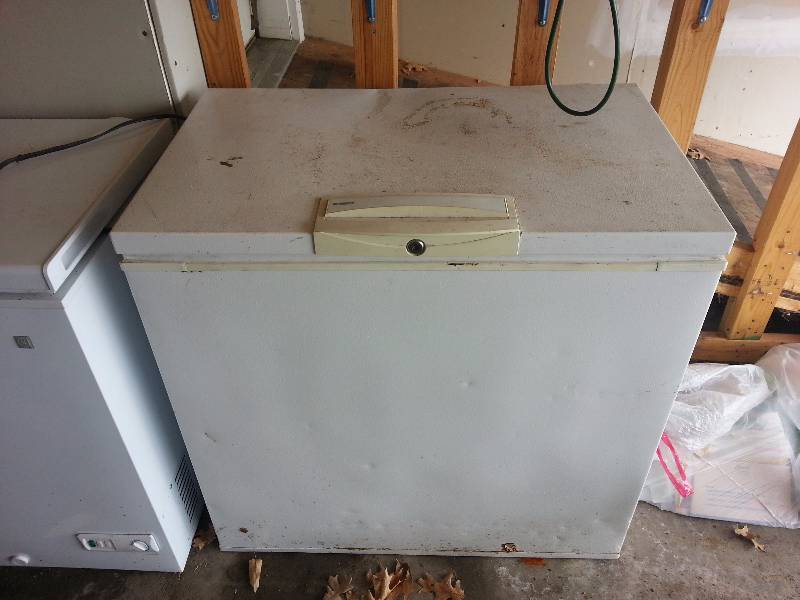 lot 99 image: Kenmore Freezer Chest