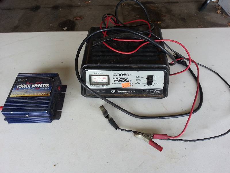 lot 154 image: Fast Charge Car Battery Power Booster & Vector Power Inverter