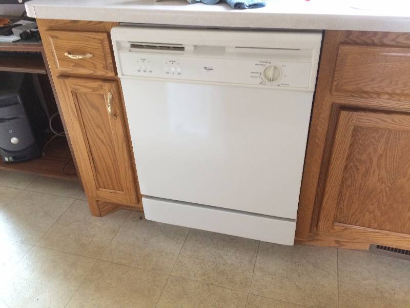 lot 83 image: Whirlpool Built In Dishwasher