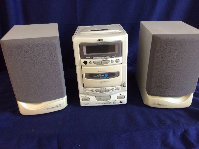 lot 92 image: JVC Portable CD & Cassette Tape Player With Speakers