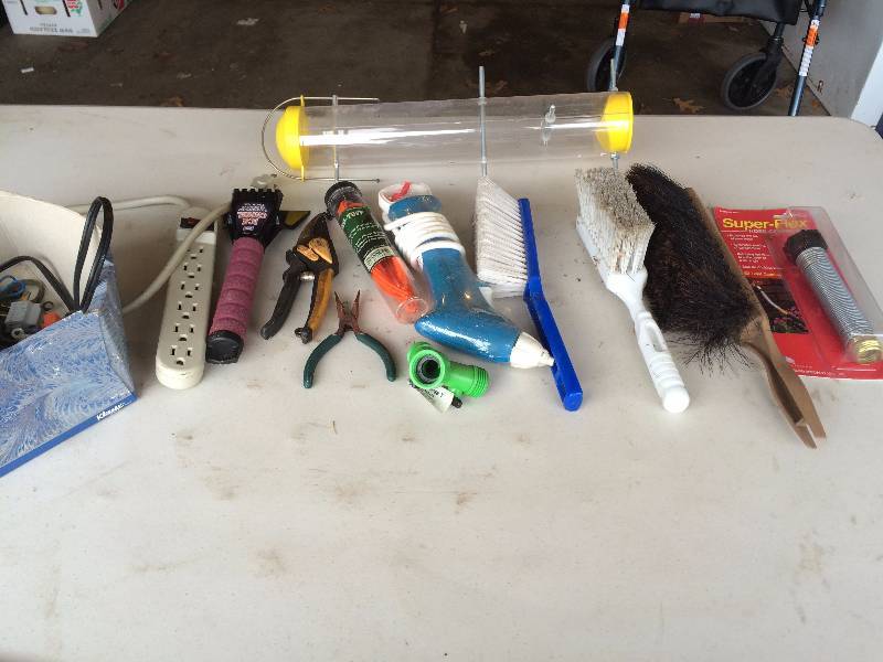 lot 186 image: Miscellaneous Lot of items along with a bird feeder