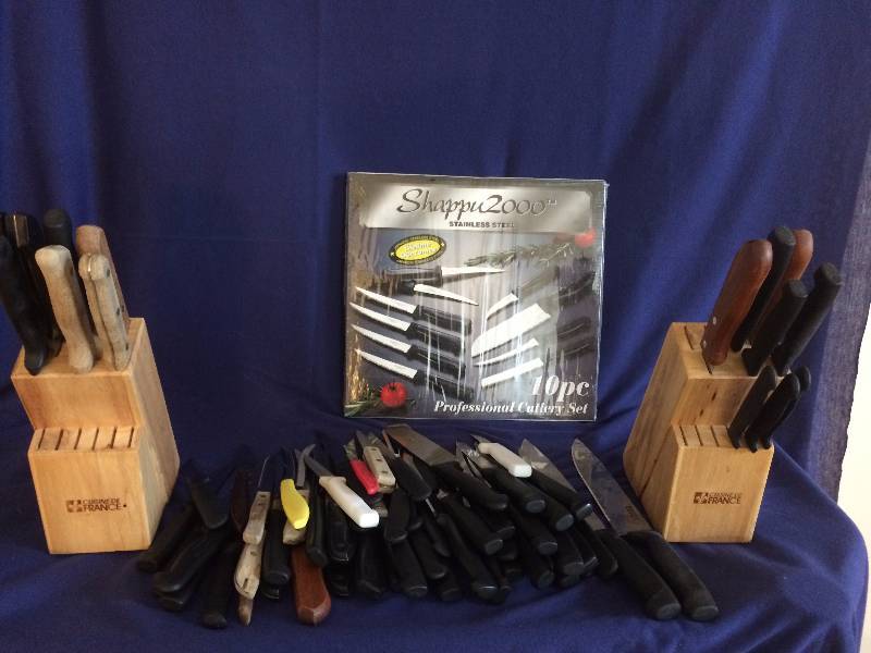 lot 191 image: Knifes And More Knifes