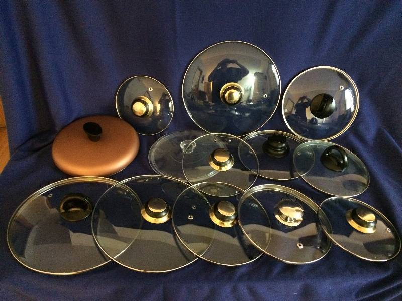 lot 194 image: Pan Lids