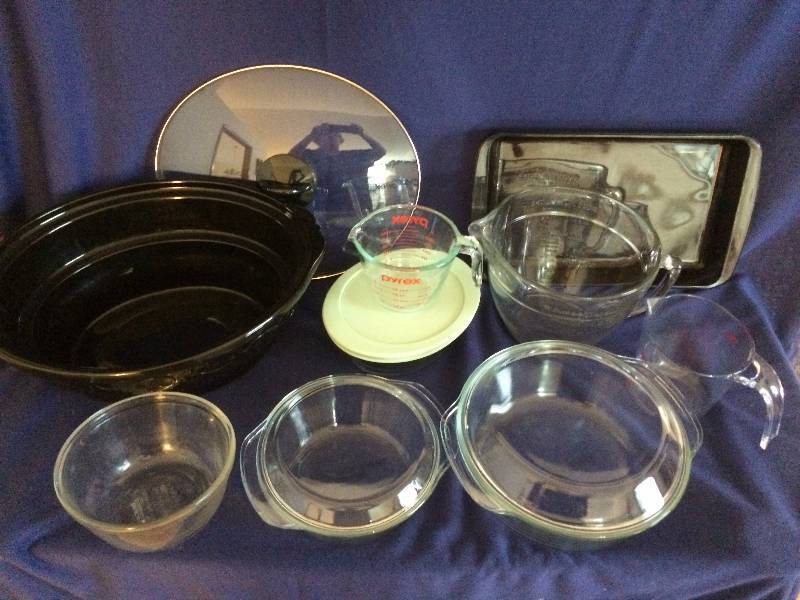 lot 196 image: Pyrex Glass Measuring Cups and Miscellaneous