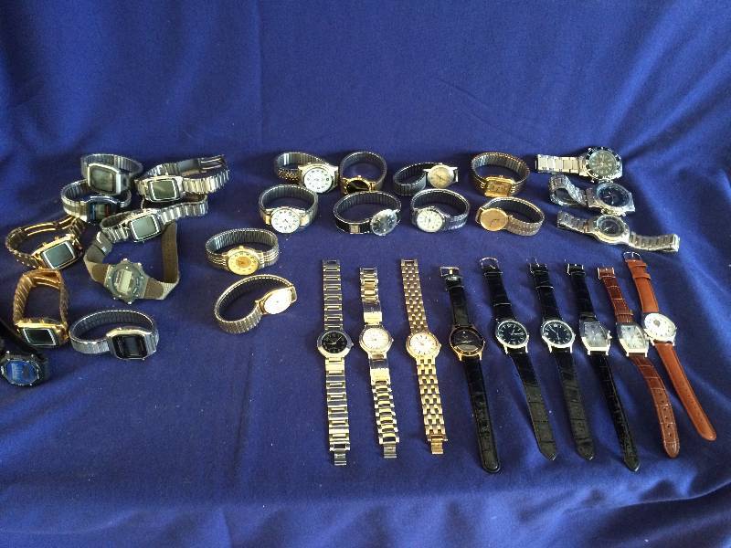 lot 218 image: Lots and Lots of Mens Watches