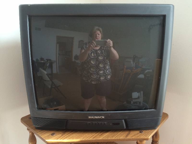 lot 245 image: Magnavox 27 TV