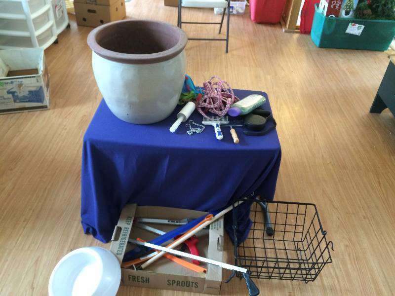 lot 263 image: Pet Supplies and Some Planters