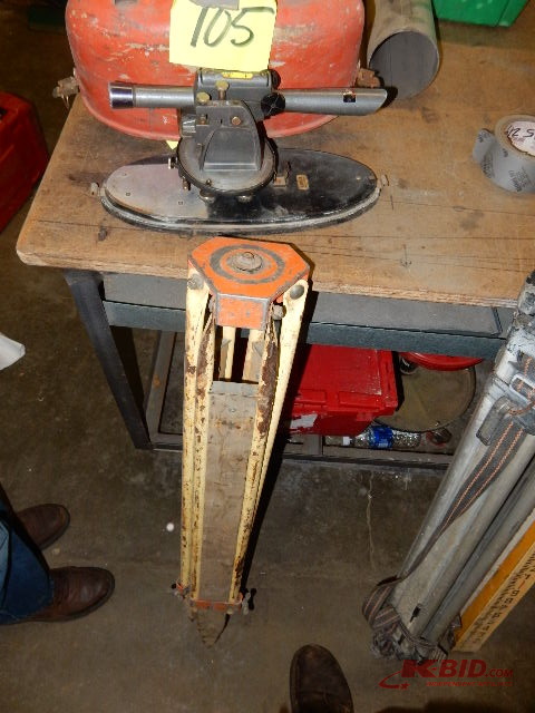 ALBION Transom and Stand.. Stand looks to extend.
