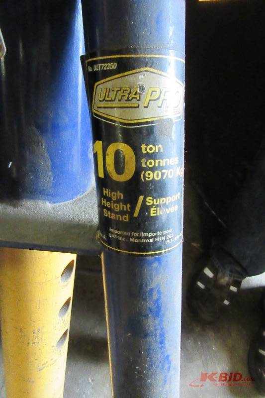 Tripod Jack.. 10 M lb. 36 in plus 1ft