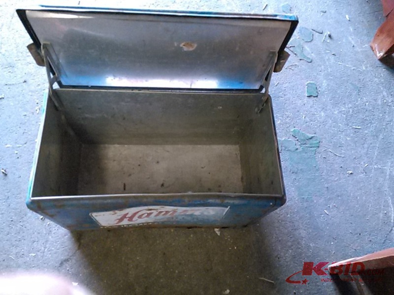 lot 9 image: Antique Hamms Beer Cooler-Very Cool Piece