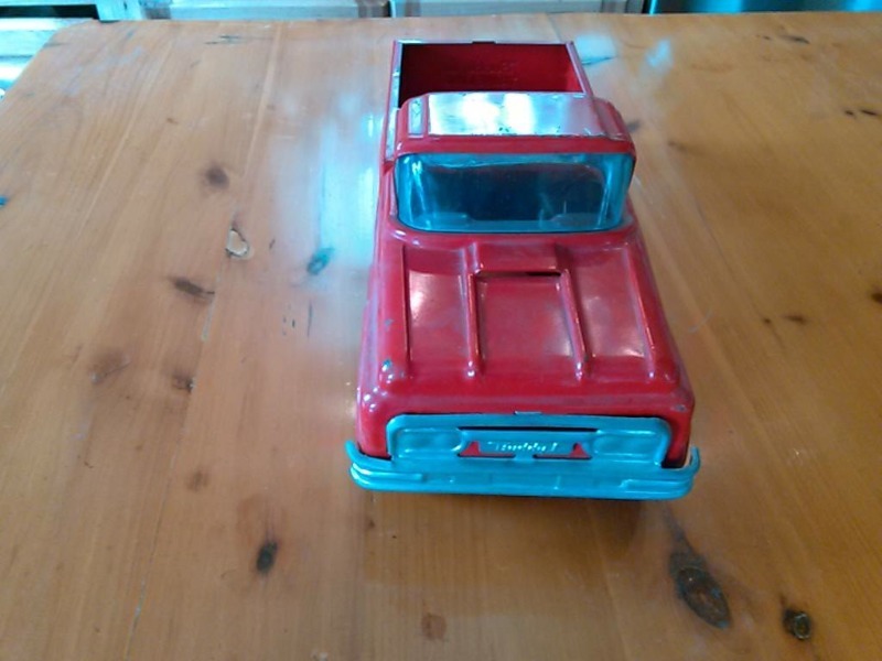 lot 16 image: Awesome Buddy L. Traveling Zoo  Early 60s Toy Truck-Near MInt