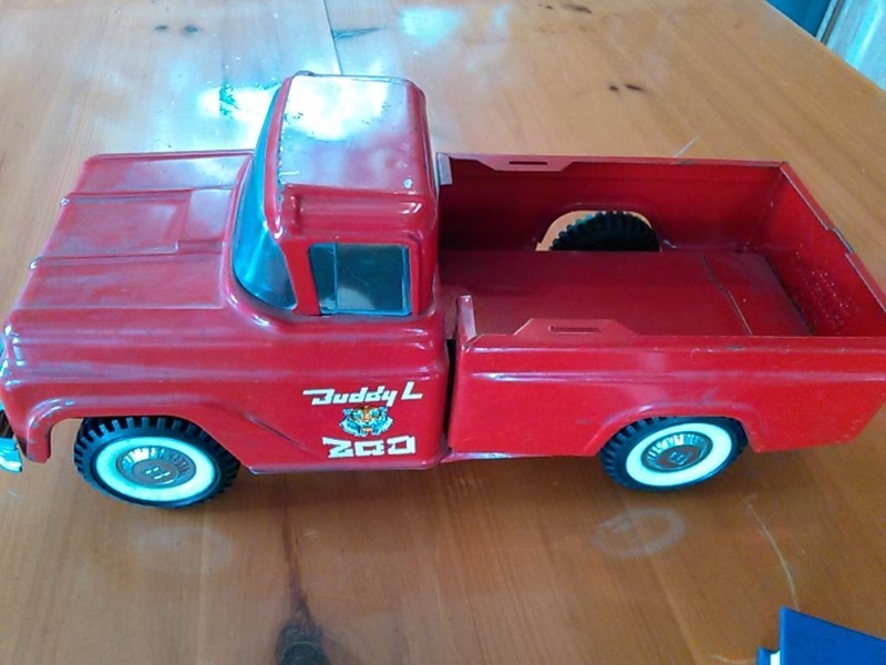 buddy l traveling zoo truck