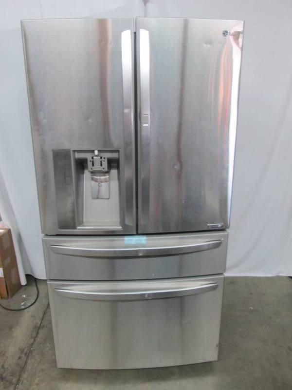 LG 30 CU.FT. SUPER CAPACITY 4-DOOR FRENCH DOOR REFRIGERATOR W CUSTOMCHILL DRAWER
