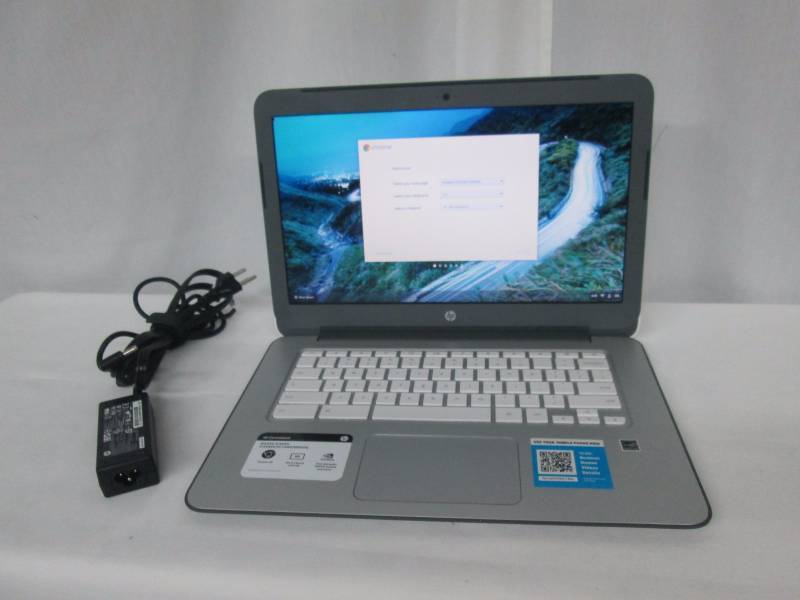 HP Chromebook 14 Google Chrome Laptop - White