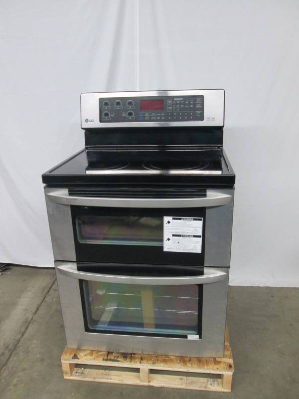 LG 6.7 CU. FT. CAPACITY ELECTRIC DOUBLE OVEN RANGE WITH INFRARED GRILL AND EASYCLEAN