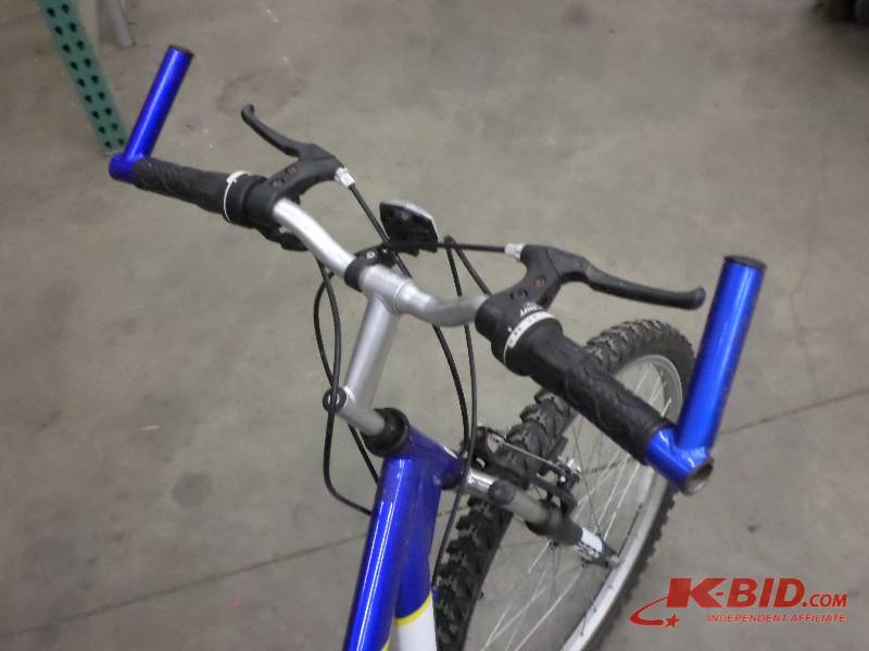 lot 15 image: Excitor P500 21-Speed Bicycle ...