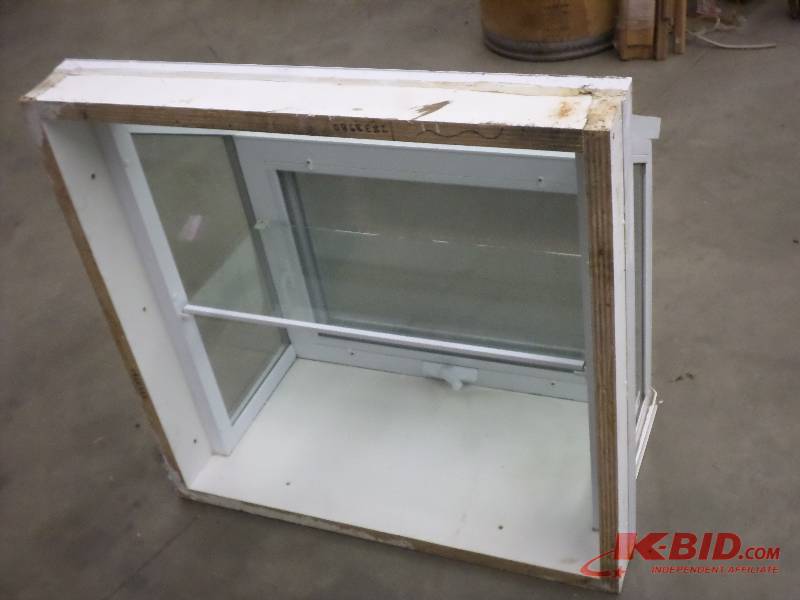 lot 26 image: 36x36 Vinyl Garden Window With Gl...