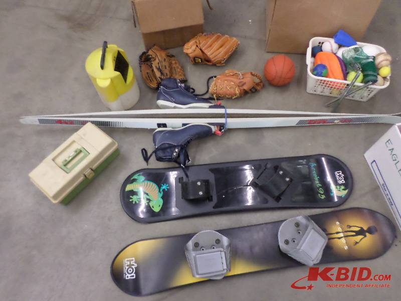 lot 47 image: Large Sporting Goods Lot Snowboard...