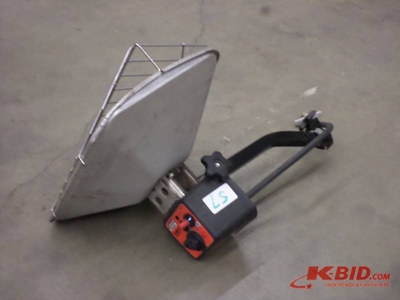 lot 57 image: Coleman 45000 BTU LP-Heater ...