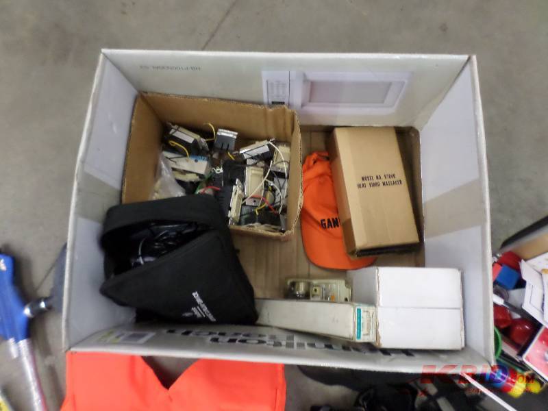 lot 65 image: Box Lot Hunting Bags, Paintball Gu...