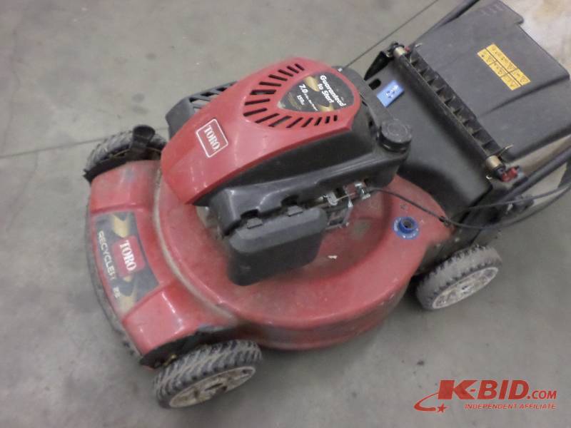 lot 87 image: Toro Recycler 22 Mower With Bagger...