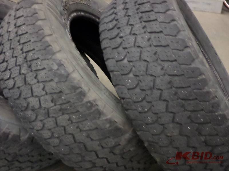 lot 104 image: (4) Goodyear Wrangler P2557017 Ti...