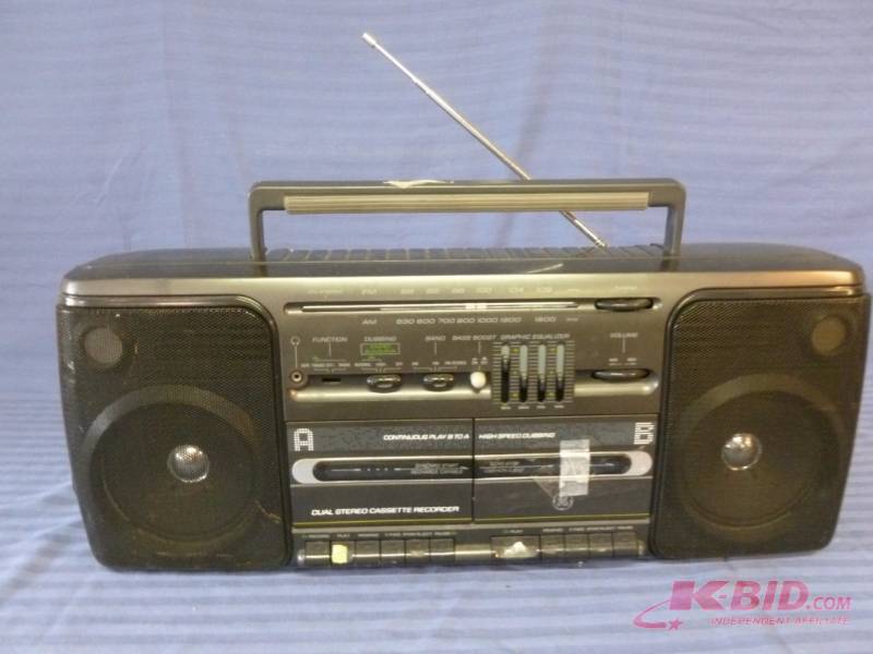 GE Shelf Radio