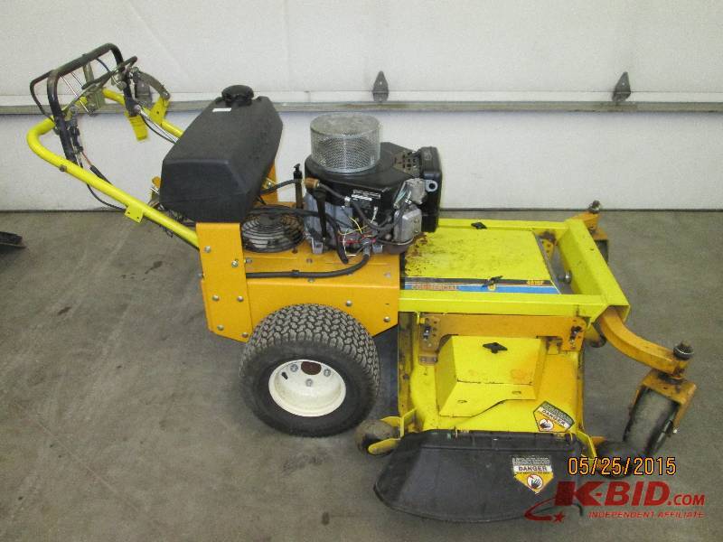 lot 1 image: Cub Cadet Commercial Series Pro Per...