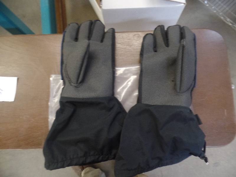 Ice Fishing Gloves, Rattle Reels, & Scoop