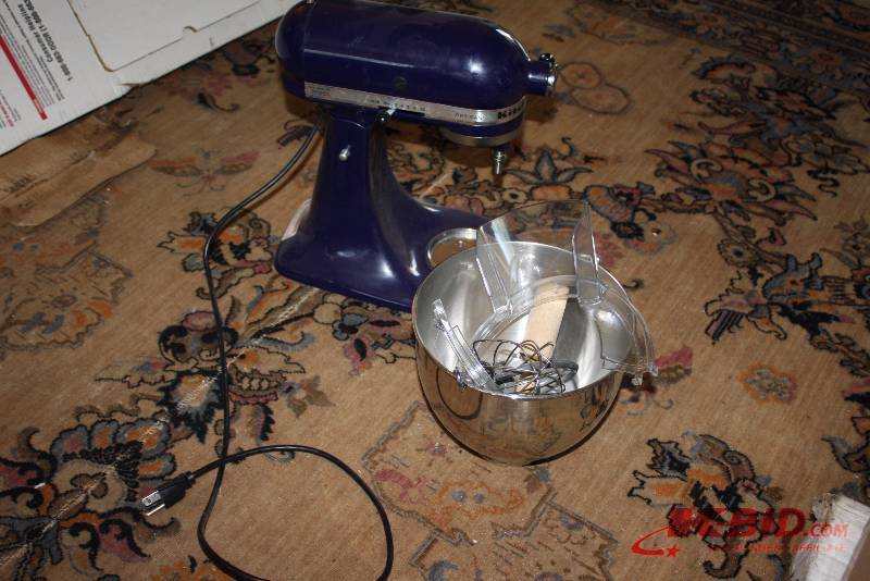 Kitchen Maid Household Electric Mixer wBowl & Cord Model KSM150PSBU Includes Attachments & Bowl.