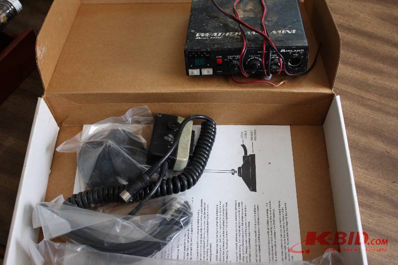 Midland Radio Corporation Weatherman Mini CB Radio wAttachments.