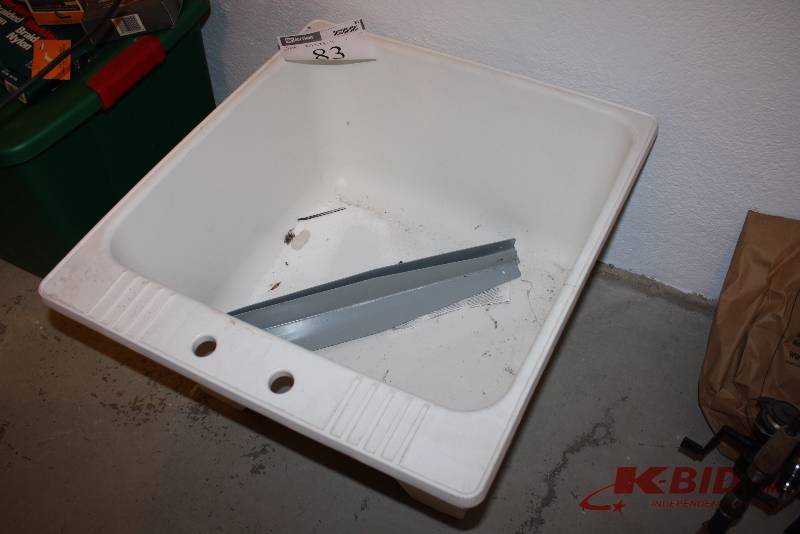 Sink Basin wBracket White 24.5 x 22.5 x 15.