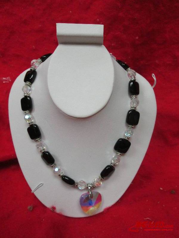 black, clear bead and heart necklac...