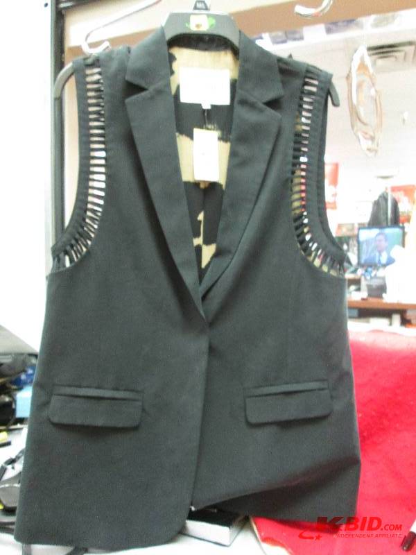 Rachel Roy size Medium...