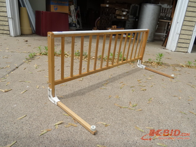 lot 43 image: Bed Rail