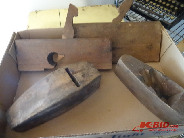 lot 48 image: Hand Planes