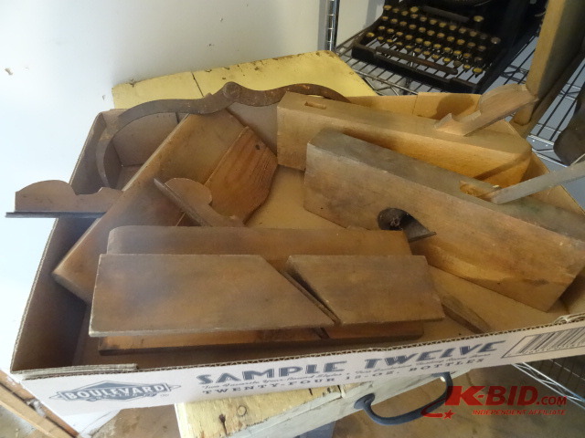 lot 49 image: Hand Planes