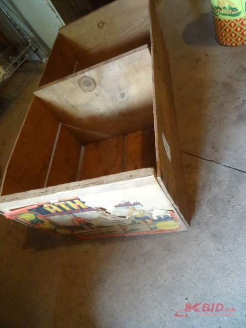 lot 58 image: Fruit Crate