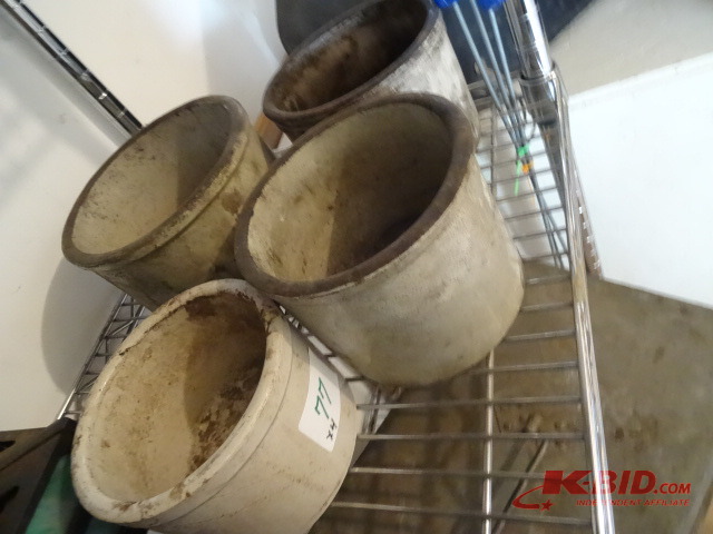 lot 77 image: Crocks