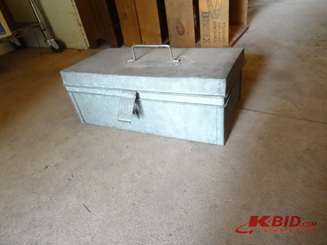 lot 78 image: Tool Box
