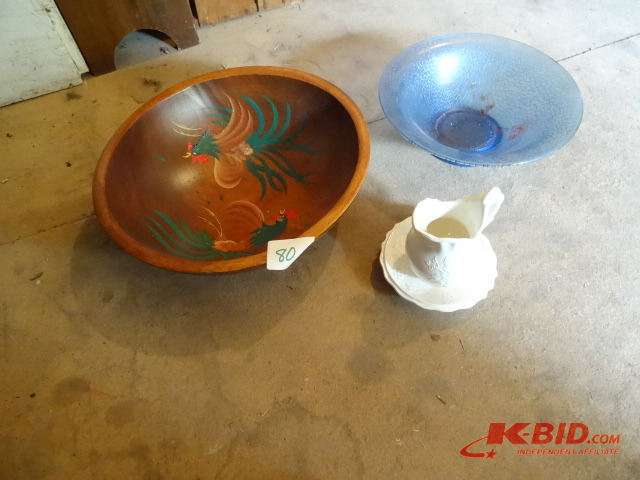 lot 80 image: Bowl