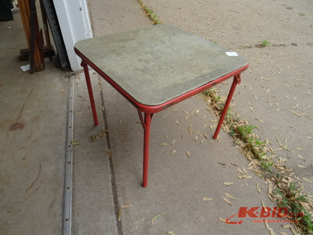 lot 92 image: Kids Table